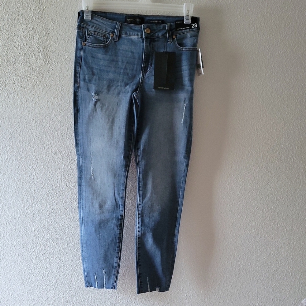Kendall & Kylie Jeans - Picture 3 of 15